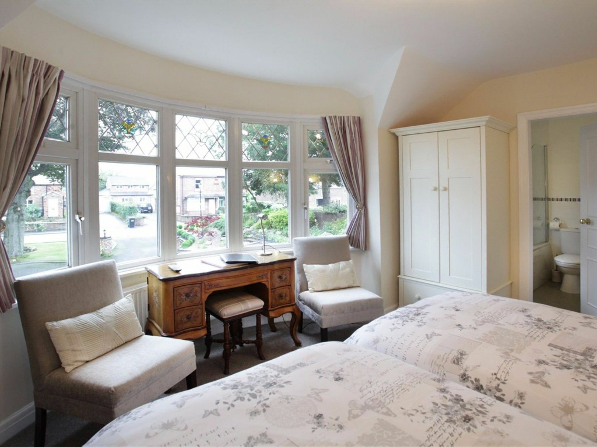 The Hinton Guest House Knutsford Exterior photo