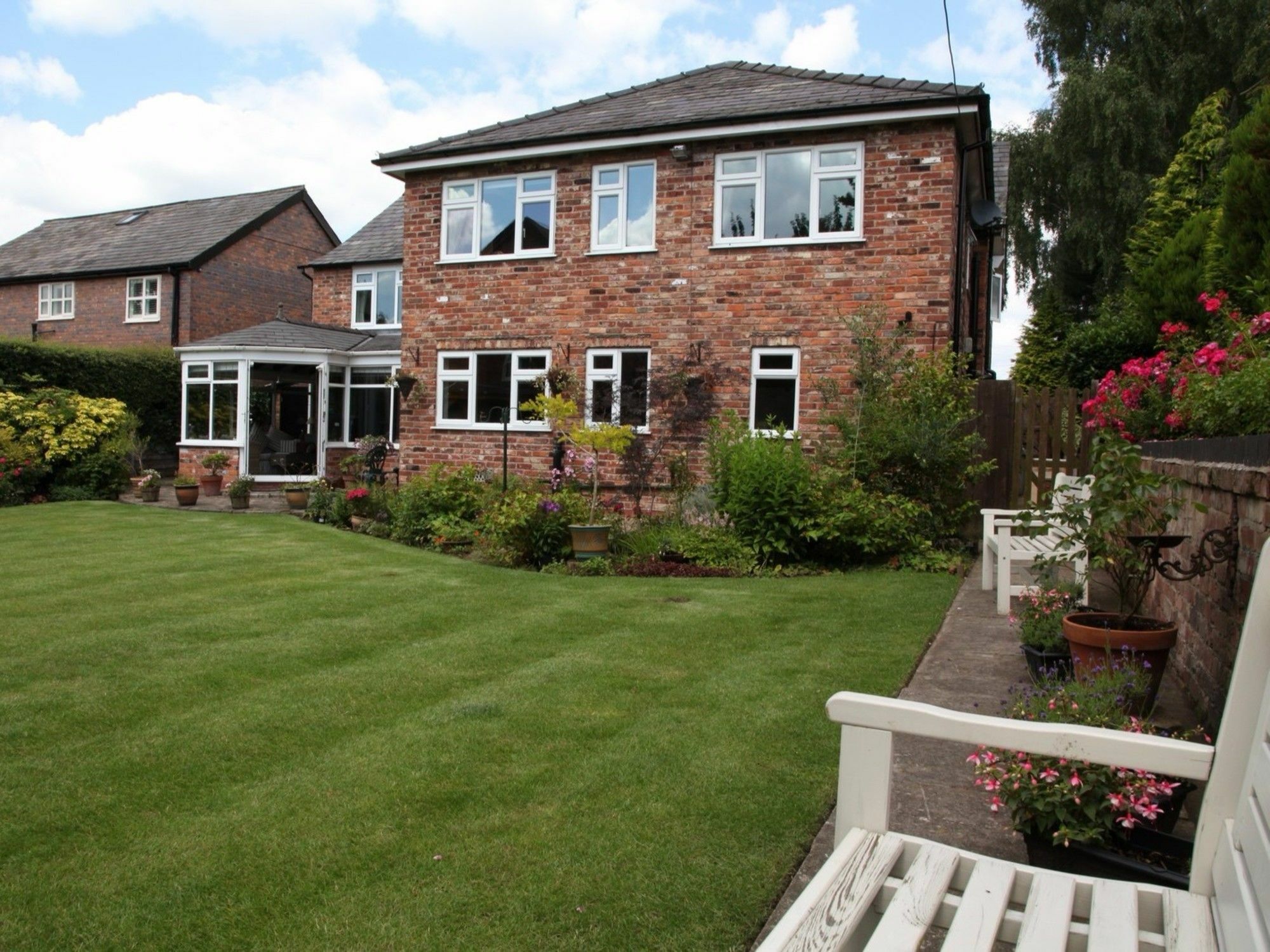 The Hinton Guest House Knutsford Exterior photo