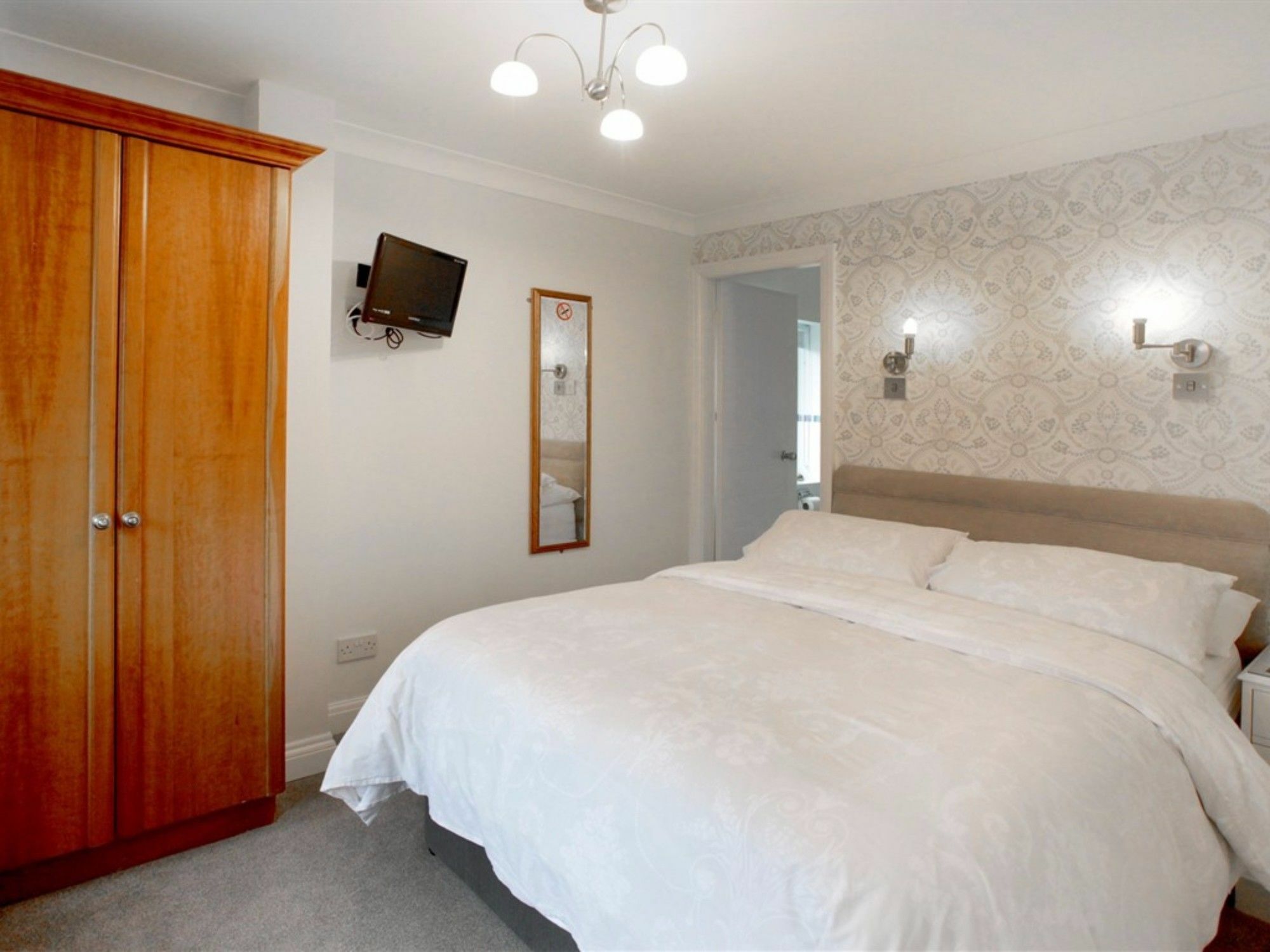 The Hinton Guest House Knutsford Exterior photo